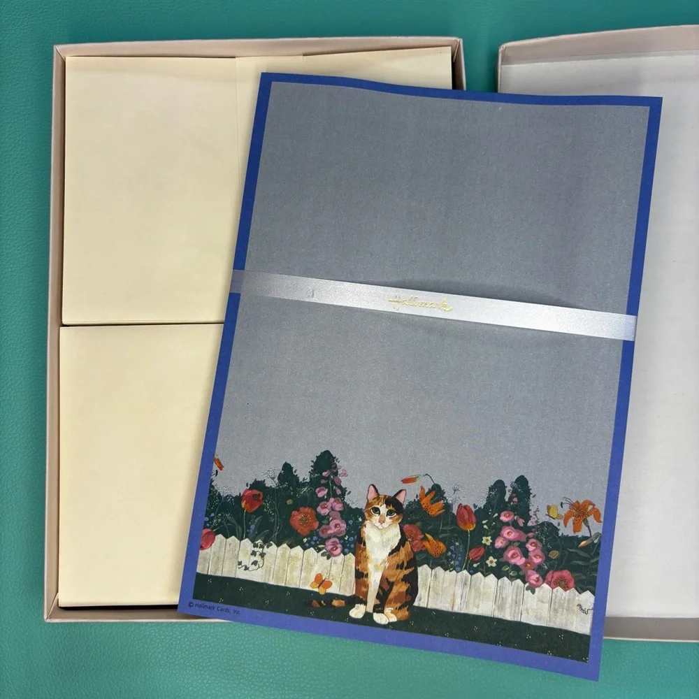 Hallmark Vintage Cat-Themed Stationery Set‎